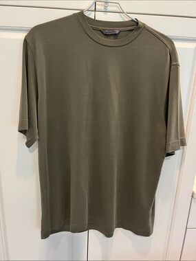 AXIS Olive Green Crew Neck Men's Shirt large very soft Large gorgeous
